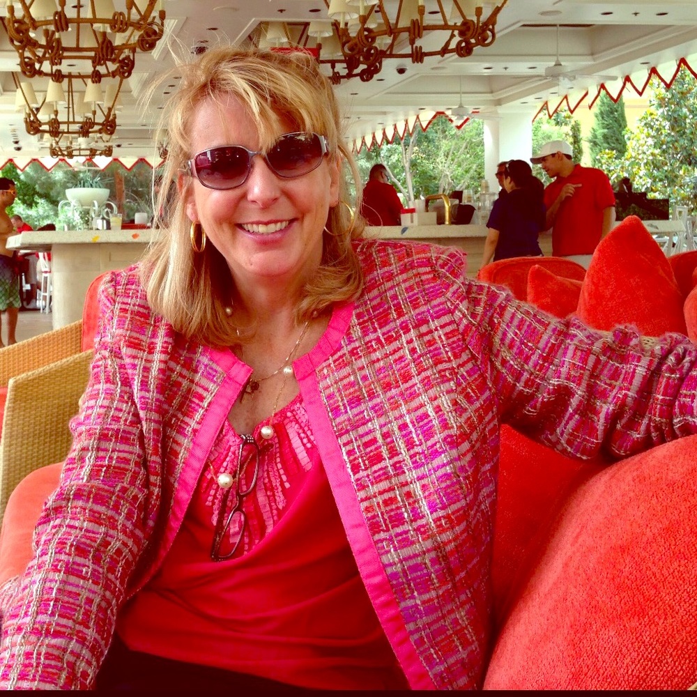 Meet your Posher, Suzanne